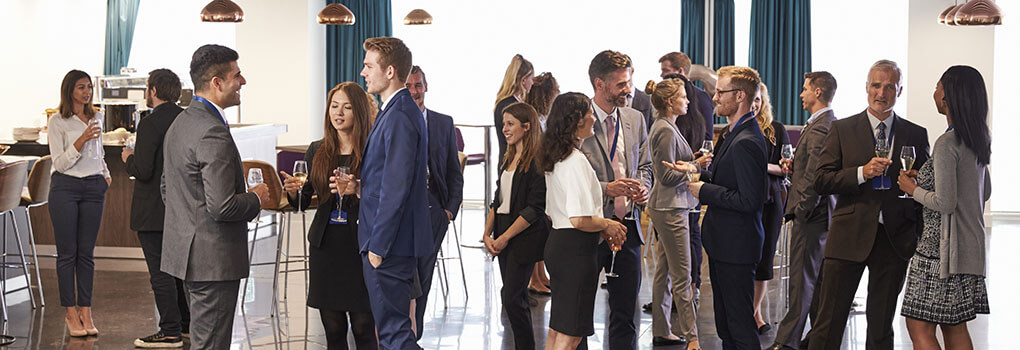 Marketingstrategien für Veranstaltungsorte zur Verkaufsmaximierung, Marketingtipps für Veranstaltungsorte zur Steigerung der Eventbuchungen, Marketingtipps für hybride Events